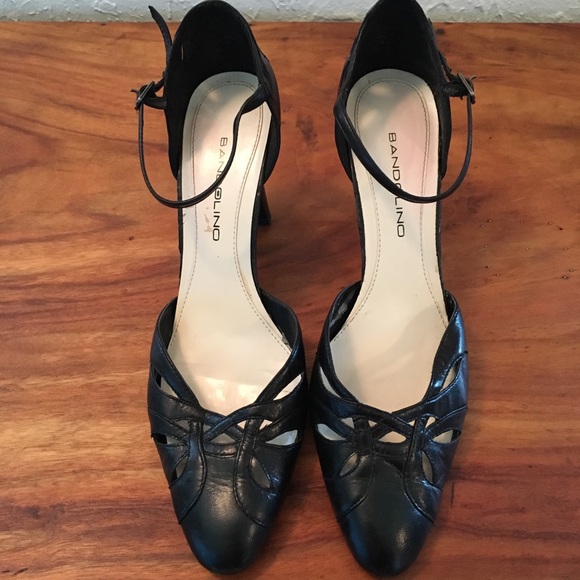 Bandolino Black Cutout Heels - Picture 2 of 8